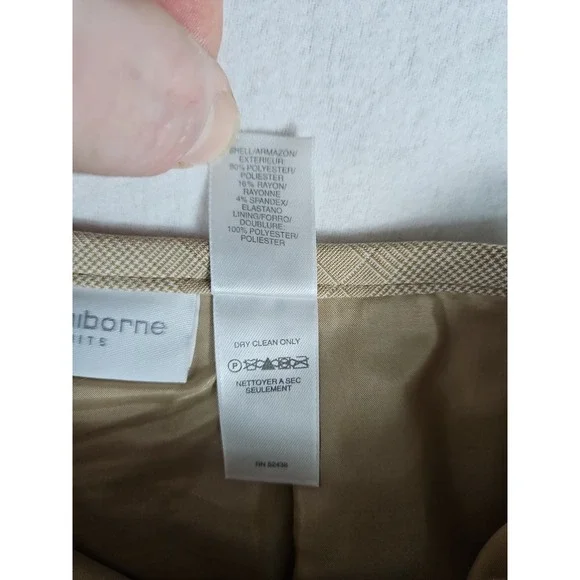 Liz Claiborne 2 Piece Womens Skirt Suit Size 10 3 Button Jacket Beige - Picture 16 of 16
